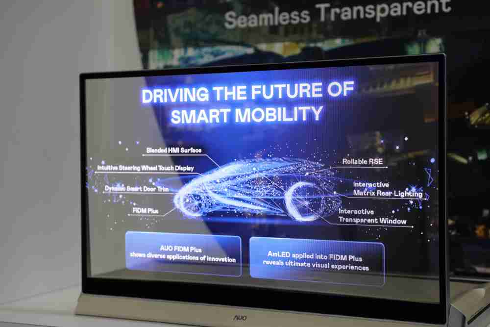 888.BY集团电子游戏凭借着超高亮度和透明度，，这款30吋透明Micro LED显示器在AR系统与智慧零售具有潜在的应用价值。。