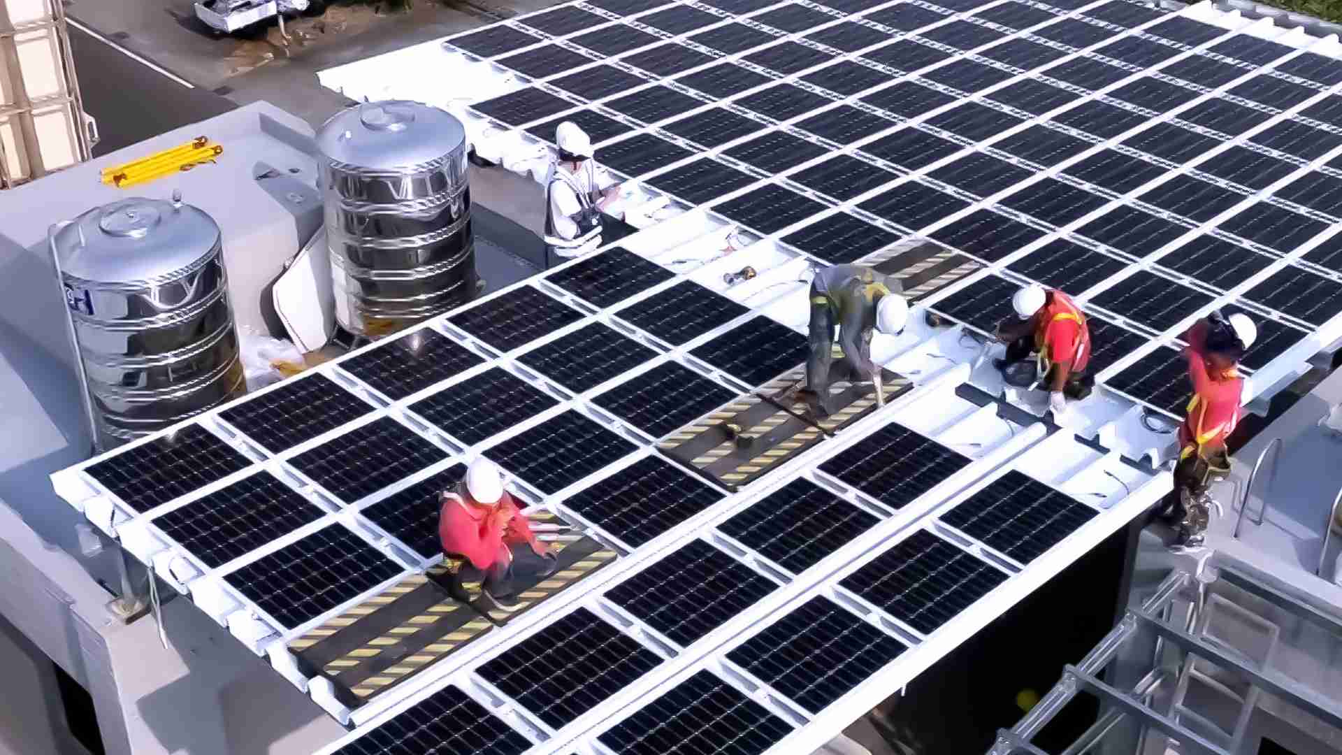 888.BY集团电子游戏着力于替代能源之技术研发，，如光电浪板的相关制程、、设备与产品，，其中所开发之光电整合型浪板，，减少传统金属支架安装，，，更提升耐候度，，可广泛运用于多元场域，，，，并辅助建筑达到净零碳排目标